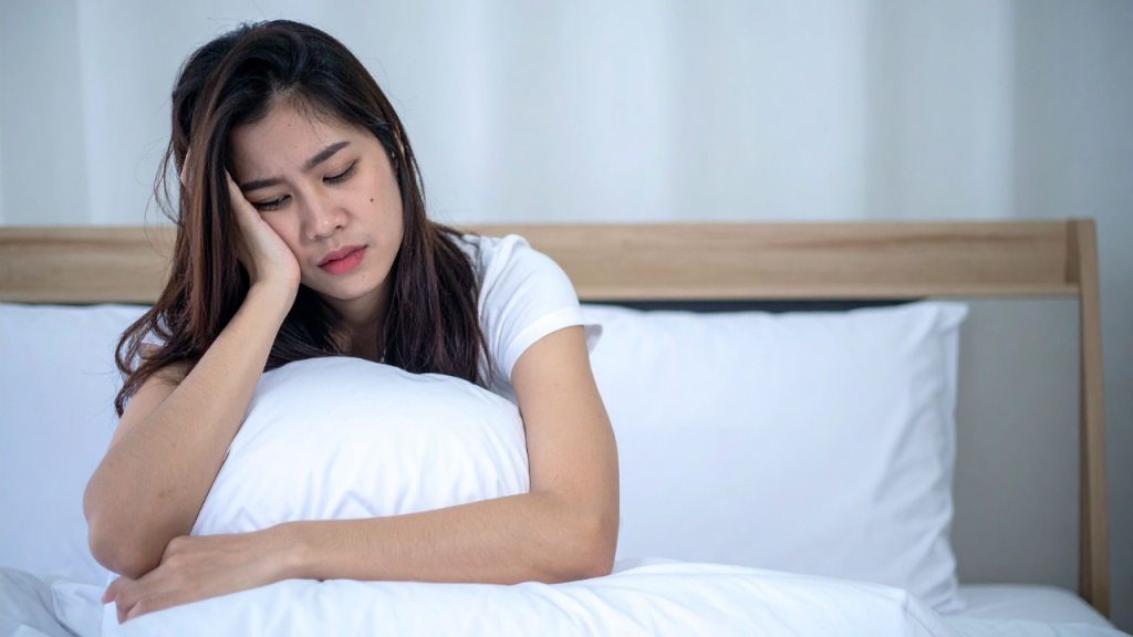 insomnia vs hypersomnia